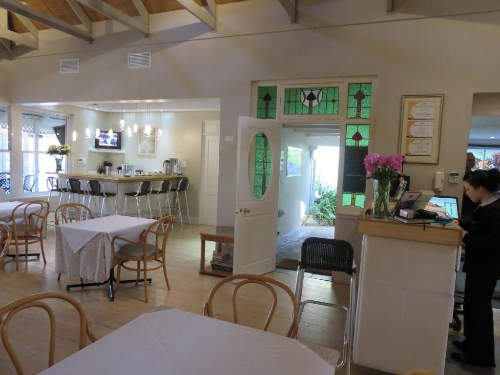 Quarry Lake Inn East London Esterno foto
