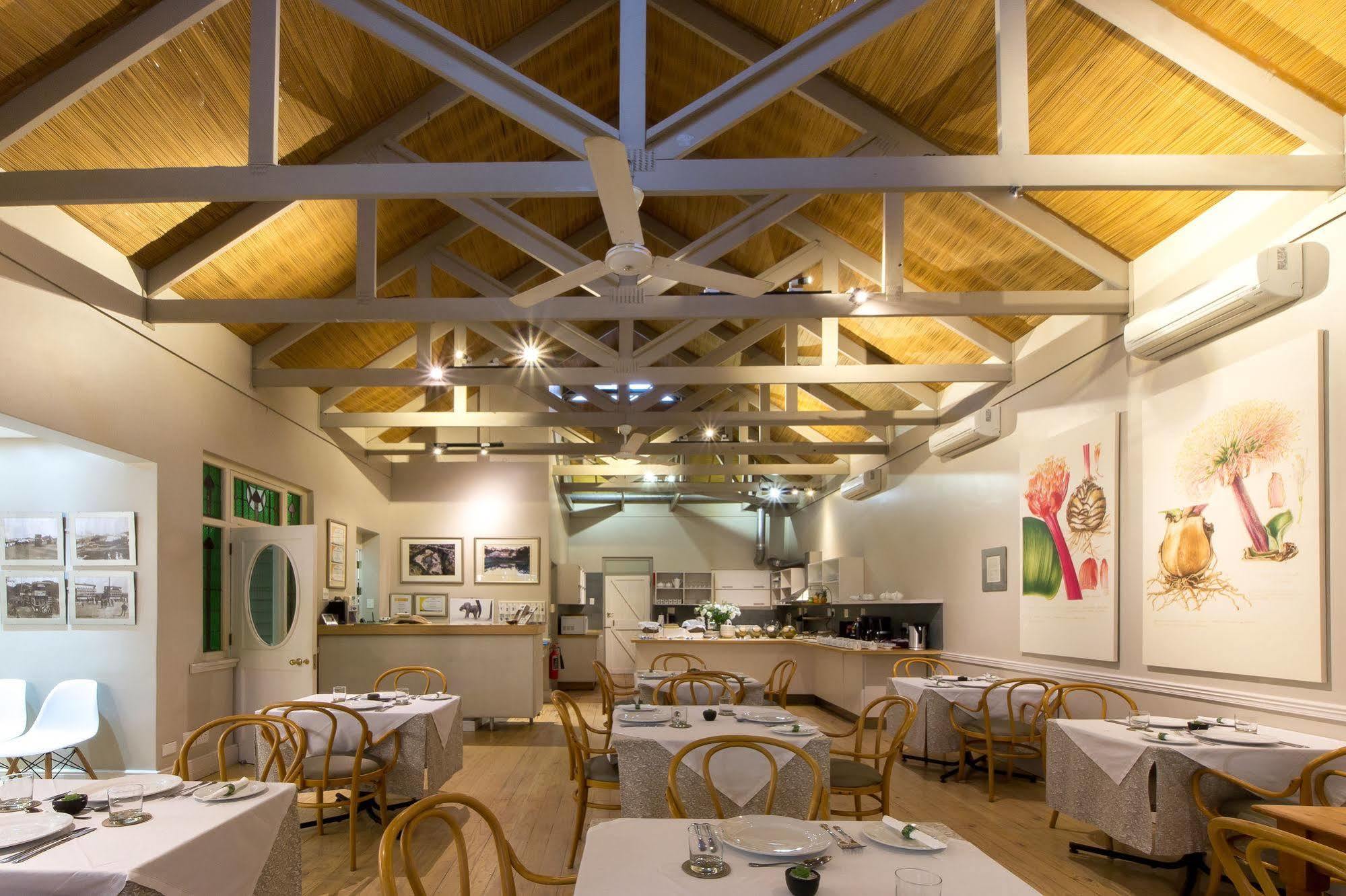 Quarry Lake Inn East London Esterno foto